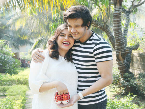 Aniruddh Dave, Subuhi Ahuja (4) - Copy