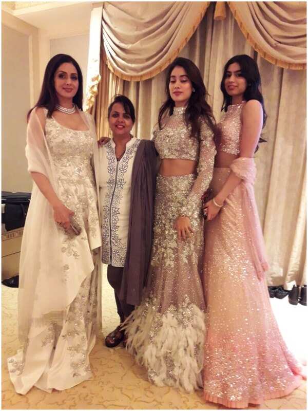 Noorie with Sridevi, Janhvi and Khushi