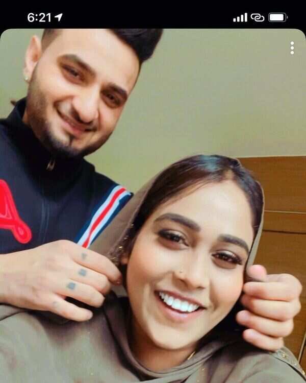 Afsana Khan with Saajz