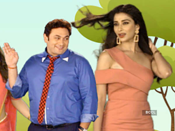 A still from the show Excuse Me Madaam