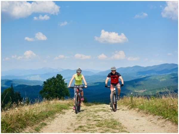 Biking couples set fitness and relationship goals - Times of India