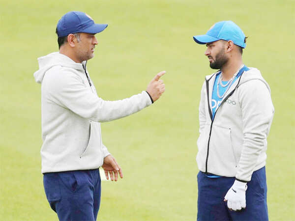 Embed-Pant-Dhoni-1703-AFP