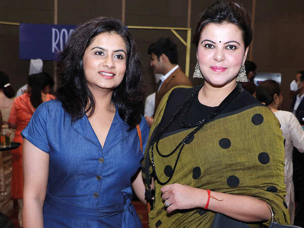 Anushulika Dubey (L) and Raina Pandey
