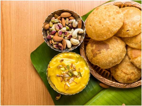 Poori shrikhand