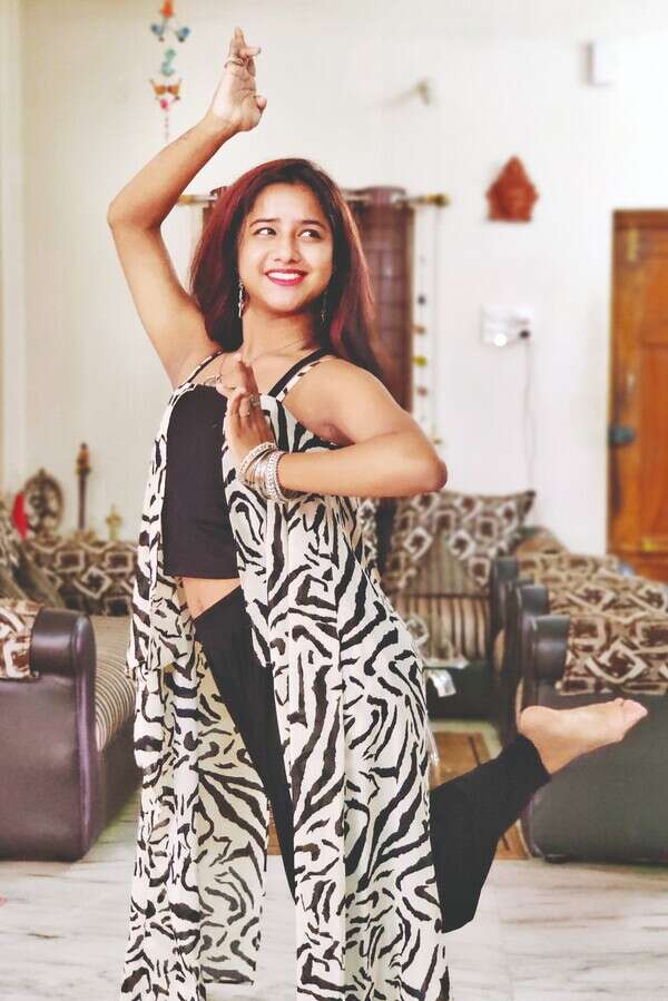 HT05FRESHFACE-ANUSHKABERA