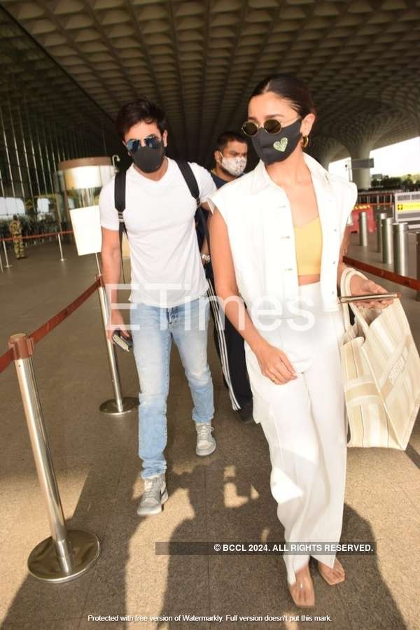 Ranbir Kapoor gets clicked wearing glasses at the airport. See pics