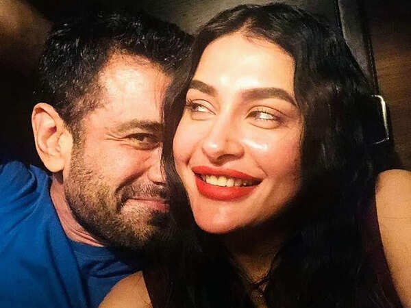 Pavi-Eijaz 2