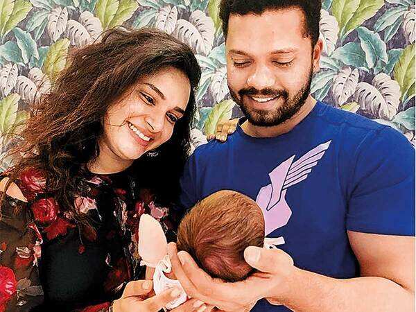 HT02hariteja_family-thumb