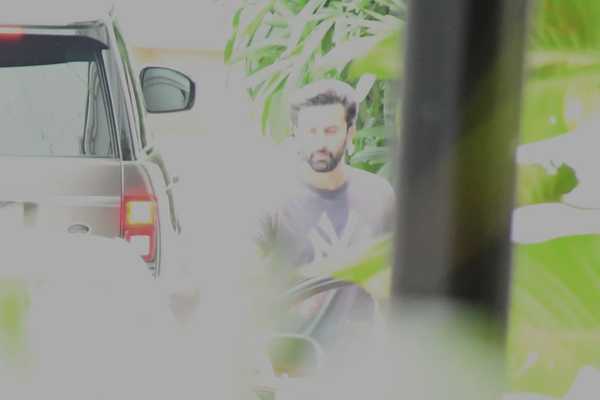 Check Out : Ranbir Kapoor Snapped Sporting A Frech Bearded Look! - Koimoi