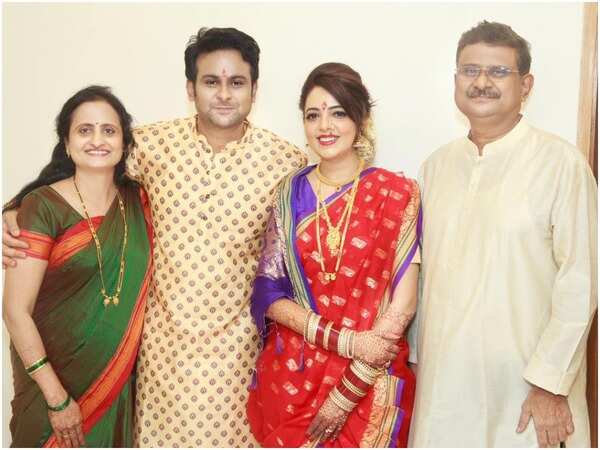 Dr Sanket Bhosale and Sugandha Mishra with Sanket’s parents