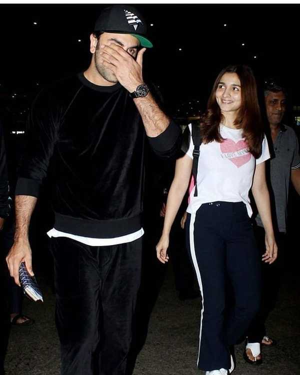 Twinning & Slaying! All The Times When Ranbir Kapoor & Alia Bhatt Wore  Colour Co-ordinated Outfits