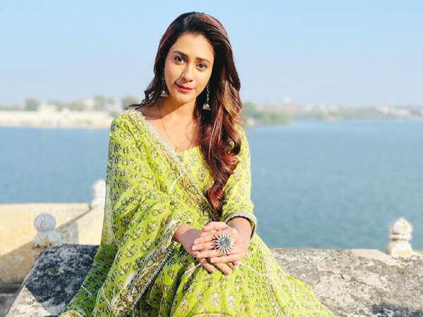 hiba nawab 2