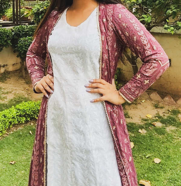 Buy online Hand-embroidered White Chikankari Kurti from Kurta Kurtis for  Women by Ada for ₹1590 at 0% off | 2024 Limeroad.com