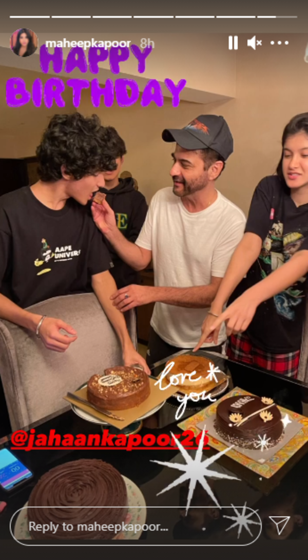 Inside photos: Shanaya Kapoor, Sanjay and Maheep shower birthday love
