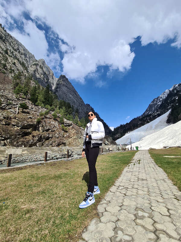 Mrunal Thakur in Kashmir