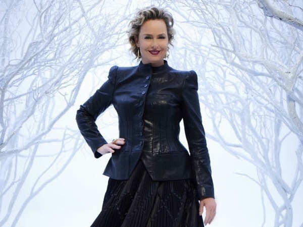 3. JACQUELINE CARLYLE in “The bold type”