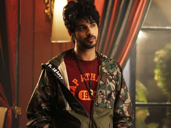 Abrar Qazi plays rockstar Rudraksh Khurana in the serial Yeh Hai Chahatein