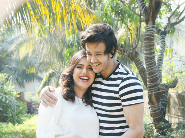 Aniruddh Dave, Subuhi Ahuja (4) - Copy