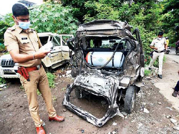 Pedestrian killed, 5 hurt in Pune as truck ploughs through eight ...
