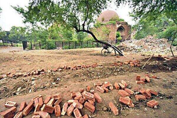 Tughlaq-era tomb
