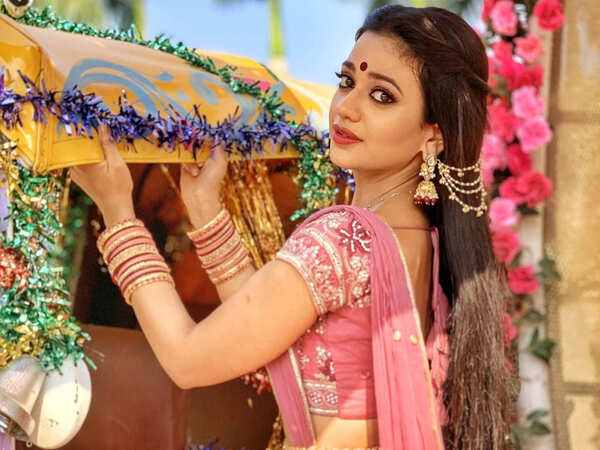 Shruti Sharma in Namak Issk Ka