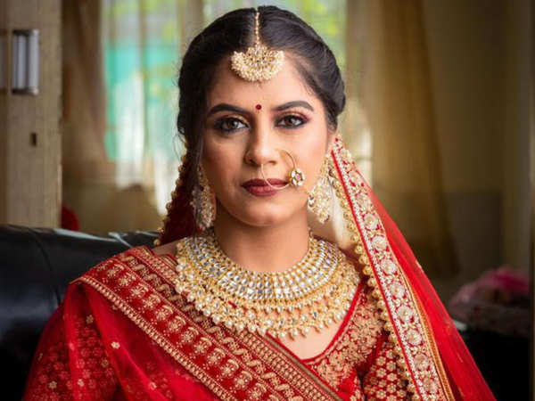 Matha Patti Indian Bridal Jewelry | Threads - WeRIndia | Indian bridal  fashion, Indian bride outfits, Indian wedding outfits