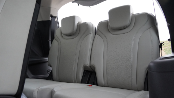 XUV (9)