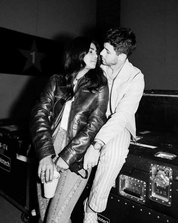 Priyanka Chopra and Nick Jonas get cozy backstage during Remember This ...