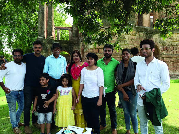 Kushal Srivastava with famous singer Malini Awasthi and his team shooting in Lucknow’s Residency for their music video