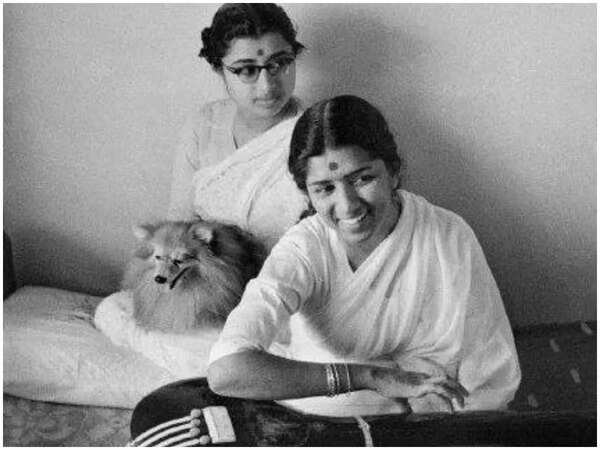 A rare photo of Lata and Usha Mangeshakar