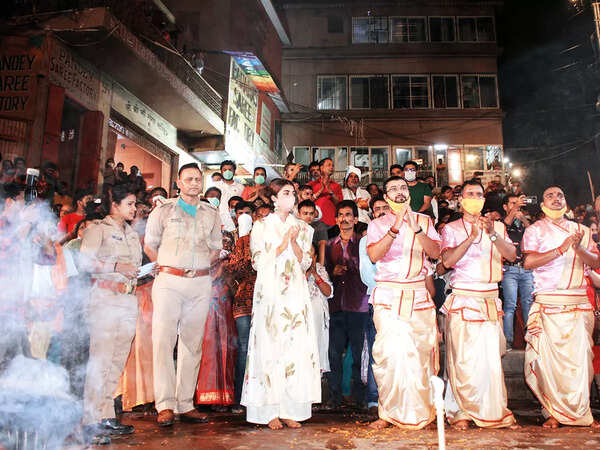 Pooja Hegde took part in the Ganga Aarti at the Assi Ghat in Varanasi (BCCL/ Arvind Kumar)