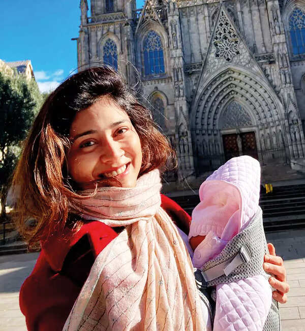 HT13Shriya_lead_turn_inset