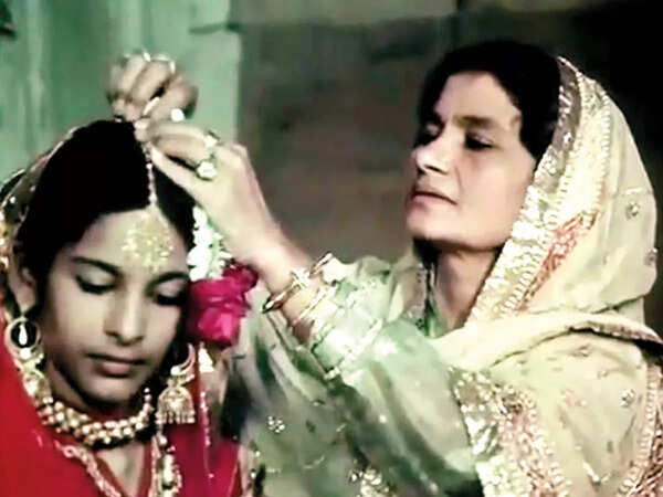 Farrukh Jaffar in Umrao Jaan as Rekha’s mother