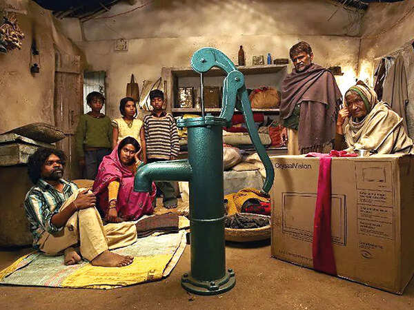 Farrukh Jaffar as amma in Peepli Live