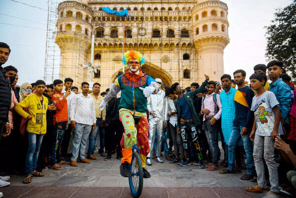 pg1&3_charminar7