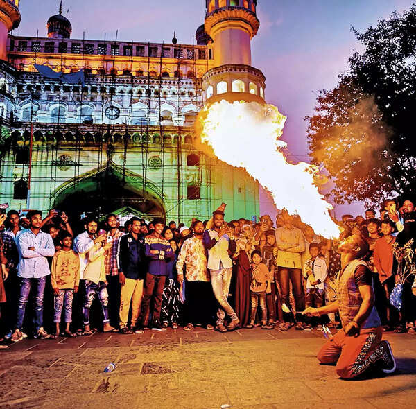 pg1&3_charminar6