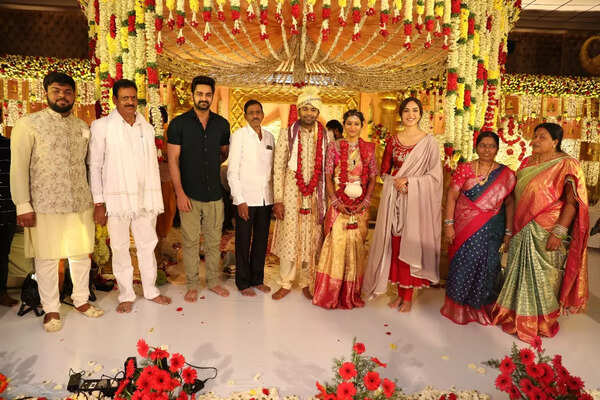varudu kavalenu