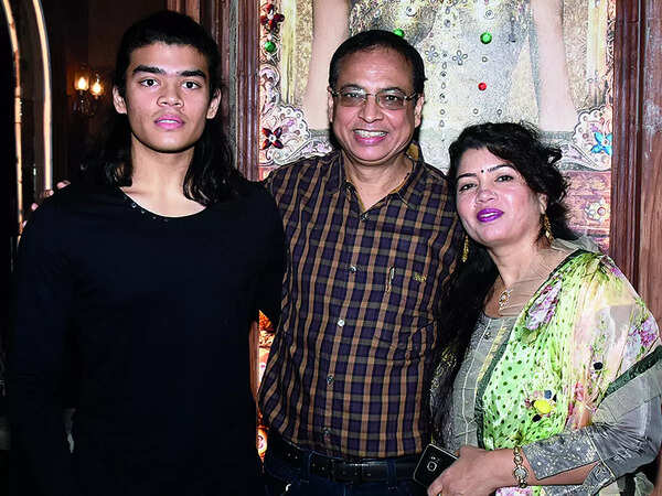 (L-R) Adity, SK Mathur and Kusum (BCCL/ Vishnu Jaiswal)