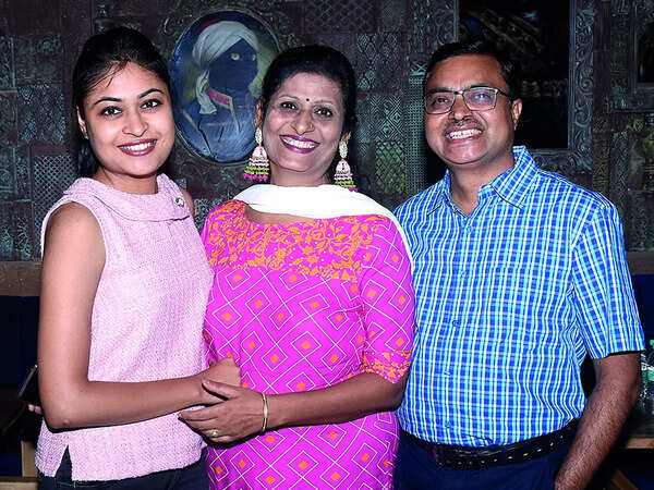 (L-R) Anvita Gupta, Vineeta and Dharmendra Kumar (BCCL/ Vishnu Jaiswal)