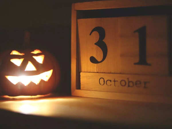 Halloween Wishes, Halloween Messages, Halloween Quotes, Halloween Images, Halloween Facebook, Halloween WhatsApp status, Halloween Pictures, Halloween GIFS, Halloween Cards