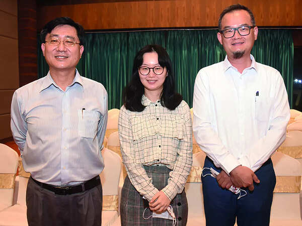 (L-R) Wangchin Tsan, Chiang yi Ting and Chen Li Ying (BCCL/ Vishnu Jaiswal)
