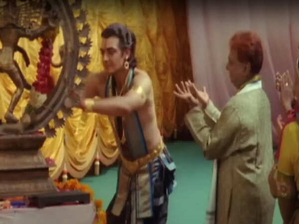 Romeo | Song - Vethala