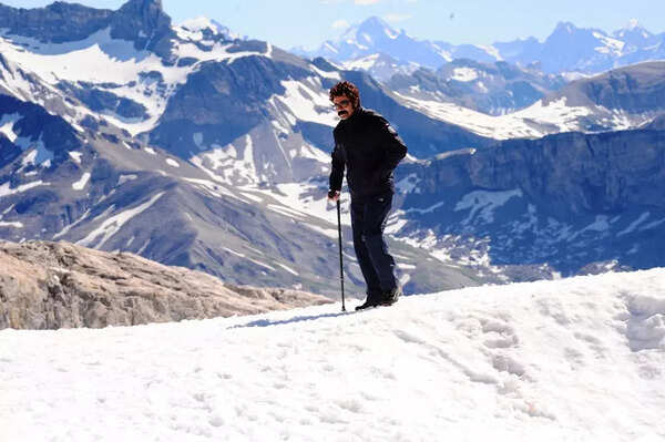 yeti obhijaan film still online