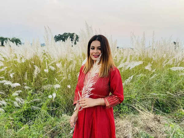Iman Chakraborty 1 online