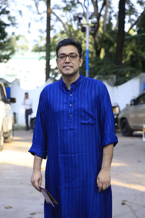 Anupam Roy online