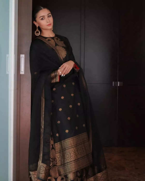 Alia Bhatt looks bewitching in her black and gold traditional attire ...