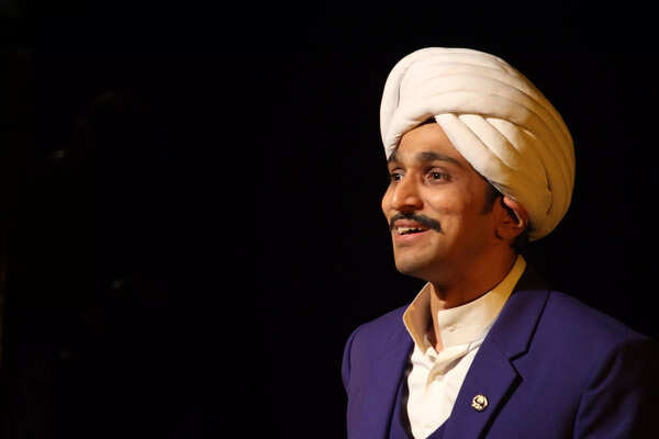 Pratik Gandhi as Mohandas in Mohan's Masala.