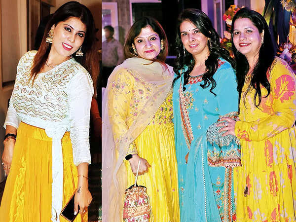 (L) Anjali Changrani (R) Anshul, Rashmi Upadhyay and Kajal Gautam (BCCL/ Unmesh Pandey)
