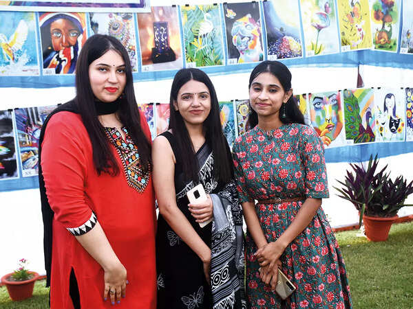 (L-R) Priya, Shagun and Mansha (BCCL/ Vishnu Jaiswal)