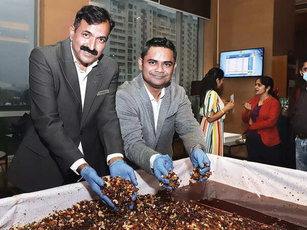 Ashish Srivastava (L) and Pallav Chaki (BCCL/ Aditya Yadav)
